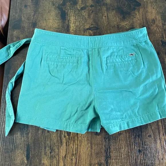 Vineyard Vines blue/green skort  - Picture 10 of 10